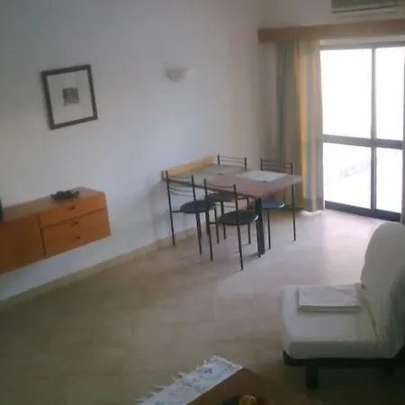 Magnolia Mar מלון